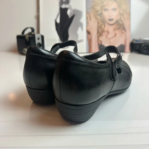 Dansko Black Mary Jane Flats Comfort Shoes Size 39 (8.5) Workwear Everyday - Picture 4 of 8